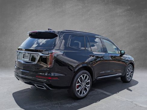 Used 2025 Cadillac XT6 Sport w/ Platinum Package AWD/4WD image 6