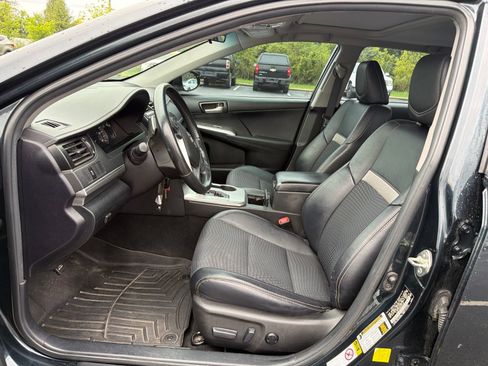 Used 2014 Toyota Camry SE FWD image 11