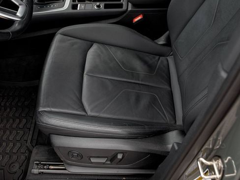 Used 2020 Audi Q3 2.0T Premium w/ Convenience Package image 30