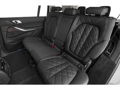 Used 2025 BMW X7 M60i AWD/4WD image 15