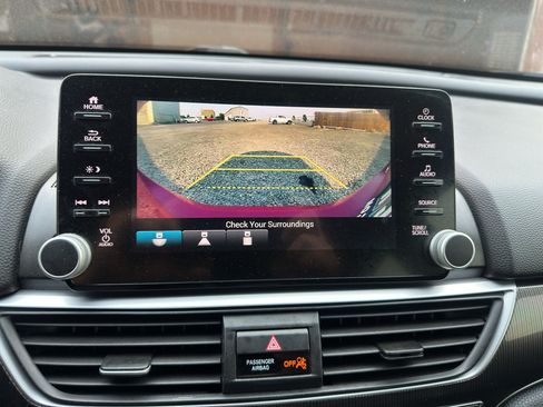 Used 2018 Honda Accord Sport image 18