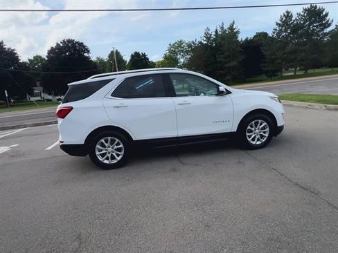 Used 2019 Chevrolet Equinox LT w/ Sun & Navigation Package image 9