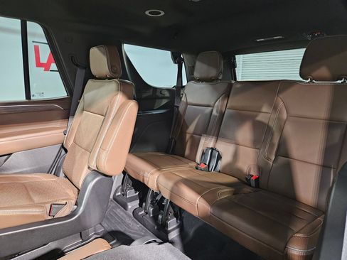 Used 2024 Chevrolet Tahoe High Country AWD/4WD image 38