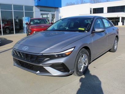 New 2026 Hyundai Elantra SE