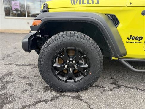 Used 2023 Jeep Wrangler Unlimited Sport AWD/4WD image 3