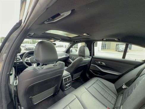 Used 2021 BMW 330i xDrive Sedan w/ M Sport Package AWD/4WD image 25