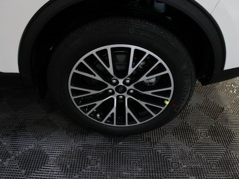 New 2026 Ford Escape SE image 24