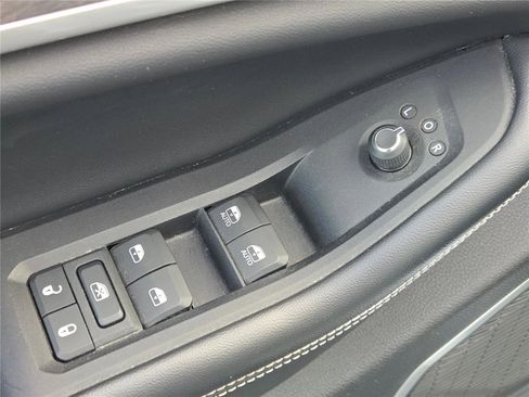 Certified 2022 Jeep Grand Cherokee Limited image 23