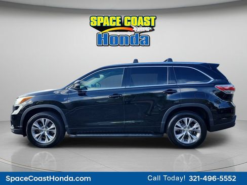 Used 2015 Toyota Highlander XLE FWD image 6