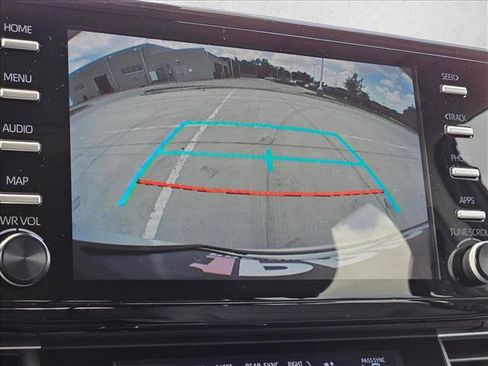 Used 2022 Toyota Sienna XLE FWD image 13