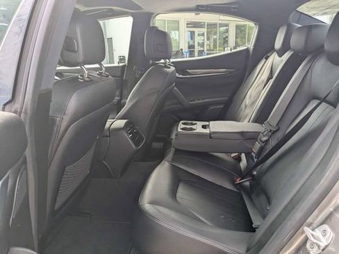 Used 2018 Maserati Ghibli RWD image 12