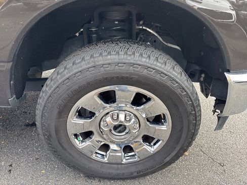 Used 2024 Ford F350 Lariat image 9