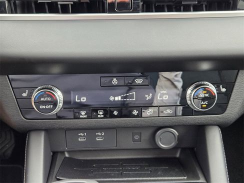 New 2026 Mitsubishi Outlander SE image 15