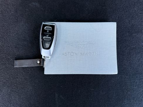 Used 2022 Aston Martin DBX image 35