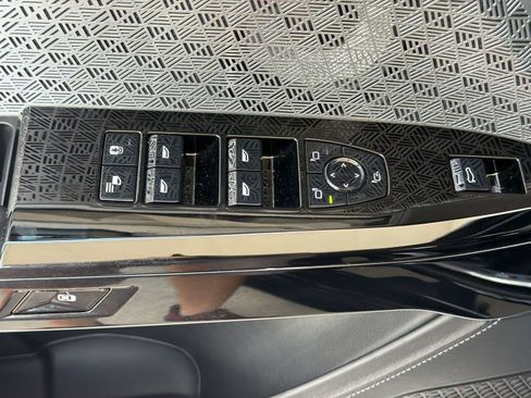 Used 2023 BMW 760i xDrive w/ Executive Package AWD/4WD image 27