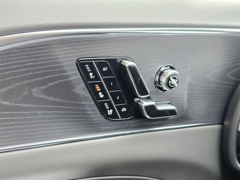 New 2026 Cadillac Lyriq Premium Sport image 31