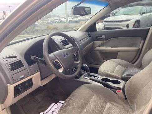 Used 2010 Ford Fusion SE image 9