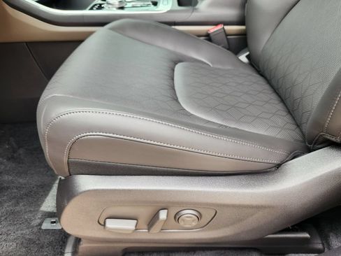 New 2026 Kia Carnival EX FWD image 20