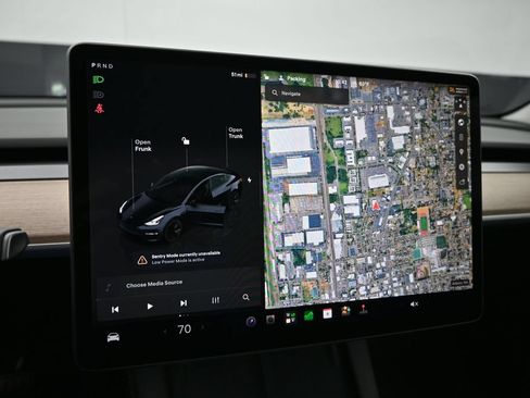 Used 2023 Tesla Model 3 Standard Range RWD image 6