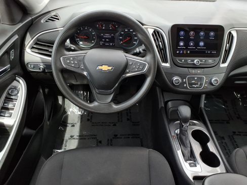 Used 2025 Chevrolet Malibu LS image 14