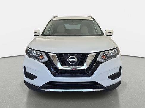 Used 2017 Nissan Rogue SV w/ SV Premium Package image 2