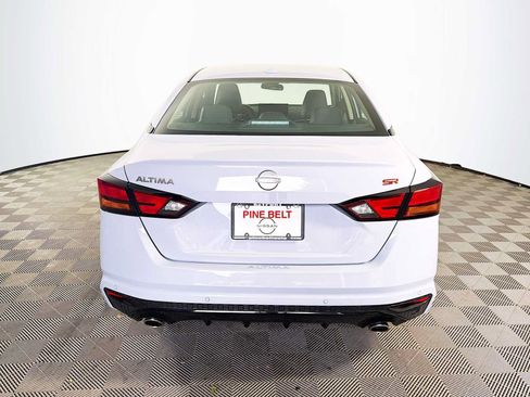 Used 2025 Nissan Altima 2.5 SR w/ SR Premium Package FWD image 5