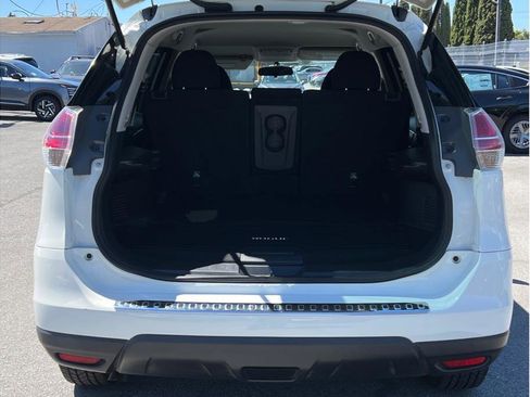 Used 2016 Nissan Rogue S FWD image 5