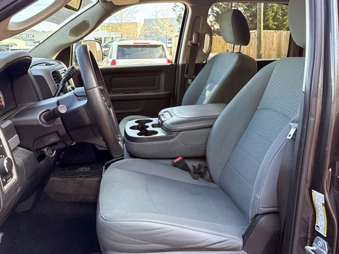 Used 2016 RAM 2500 Tradesman w/ Chrome Appearance Group image 17