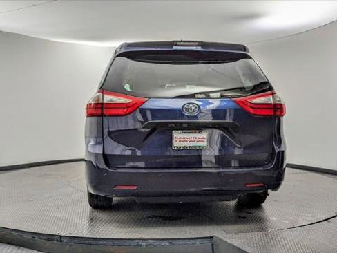 Used 2019 Toyota Sienna L image 7