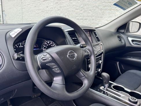 Used 2018 Nissan Pathfinder S image 30