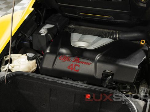 Used 2016 Alfa Romeo 4C Spider RWD image 59