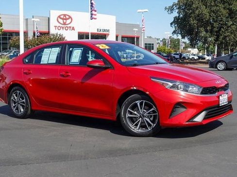 Used 2023 Kia Forte LXS w/ LXS Technology Package image 7