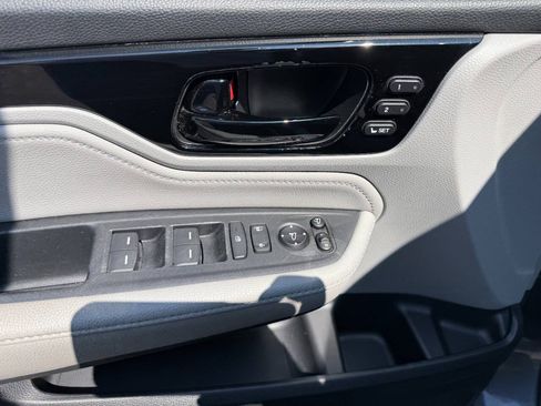 Used 2018 Honda Odyssey Elite image 17