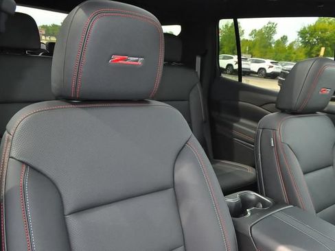 Used 2025 Chevrolet Traverse Z71 w/ Driver Confidence Package AWD/4WD image 22