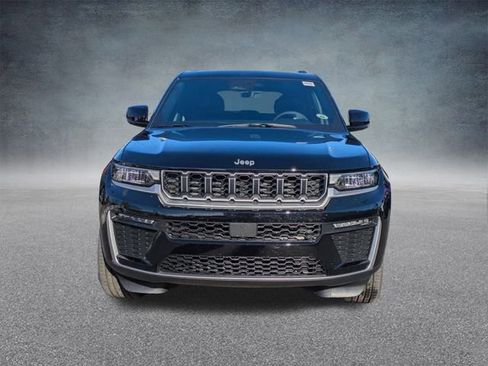 New 2026 Jeep Grand Cherokee Limited AWD/4WD image 9