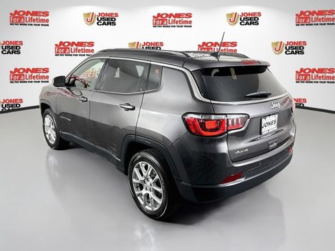 Used 2023 Jeep Compass Latitude AWD/4WD image 2