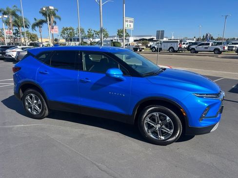 Used 2025 Chevrolet Blazer LT FWD image 11