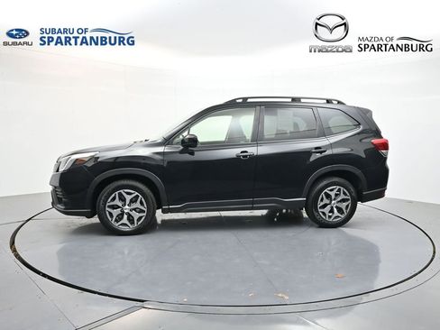 Used 2024 Subaru Forester Premium AWD/4WD image 4
