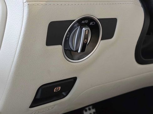 Used 2015 Mercedes-Benz SL 400 image 23