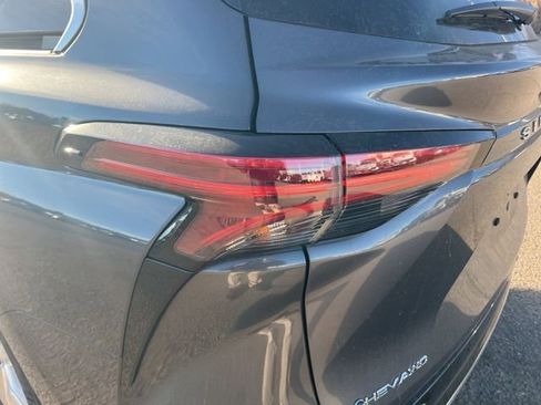 Used 2025 Toyota Sienna Limited image 11