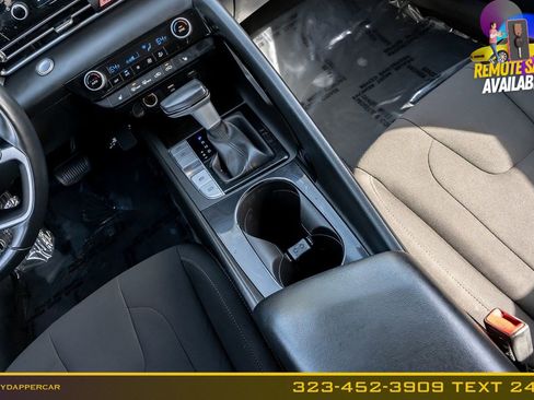 Used 2022 Hyundai Elantra SEL w/ Convenience Package FWD image 20