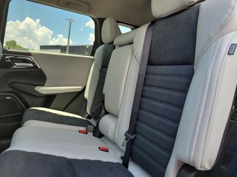 New 2026 Mitsubishi Outlander SE FWD image 13
