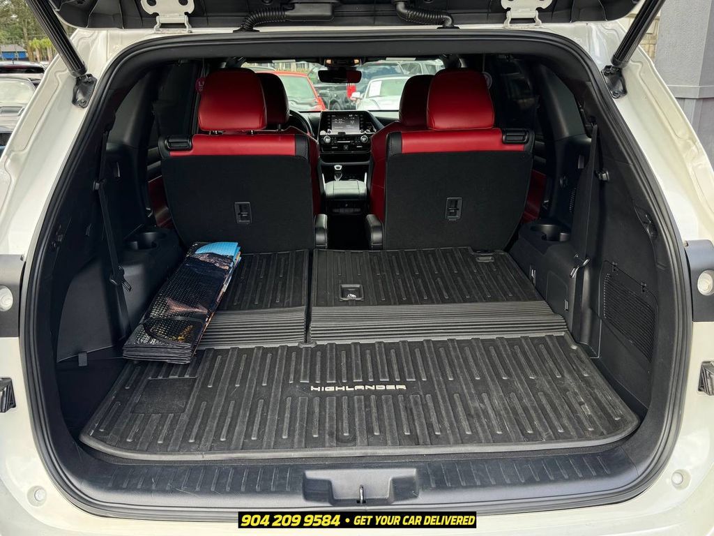 Used 2021 Toyota Highlander XSE FWD image 38