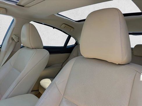 Used 2015 Lexus ES 350 w/ Ultra Luxury Package FWD image 5
