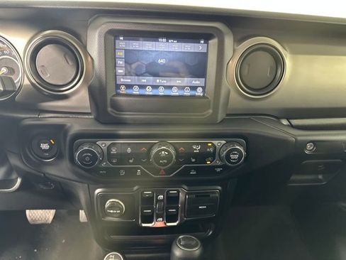 Used 2021 Jeep Wrangler Unlimited Sport image 21
