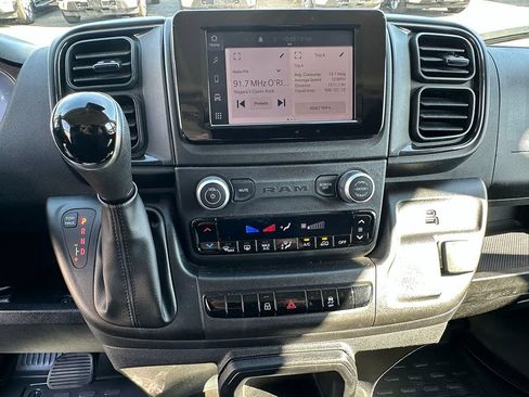 Used 2025 RAM ProMaster 2500 w/ U-Haul Equipment Group FWD image 33
