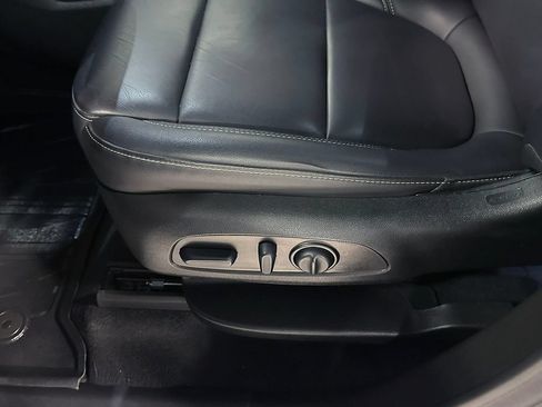 Used 2023 Chevrolet Traverse LT w/ LT Premium Package AWD/4WD image 20