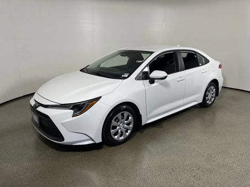 Certified 2025 Toyota Corolla LE FWD image 7