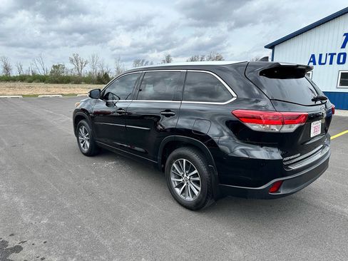 Used 2017 Toyota Highlander XLE image 4