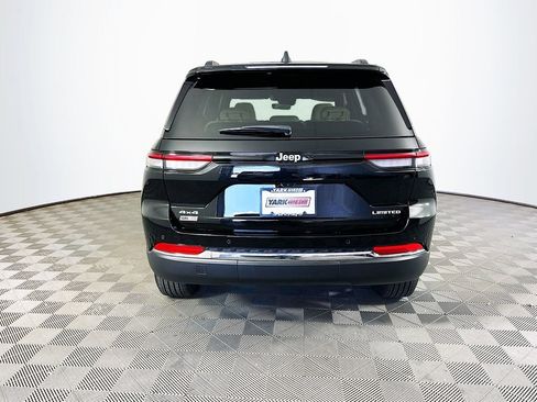 Certified 2025 Jeep Grand Cherokee Limited AWD/4WD image 10